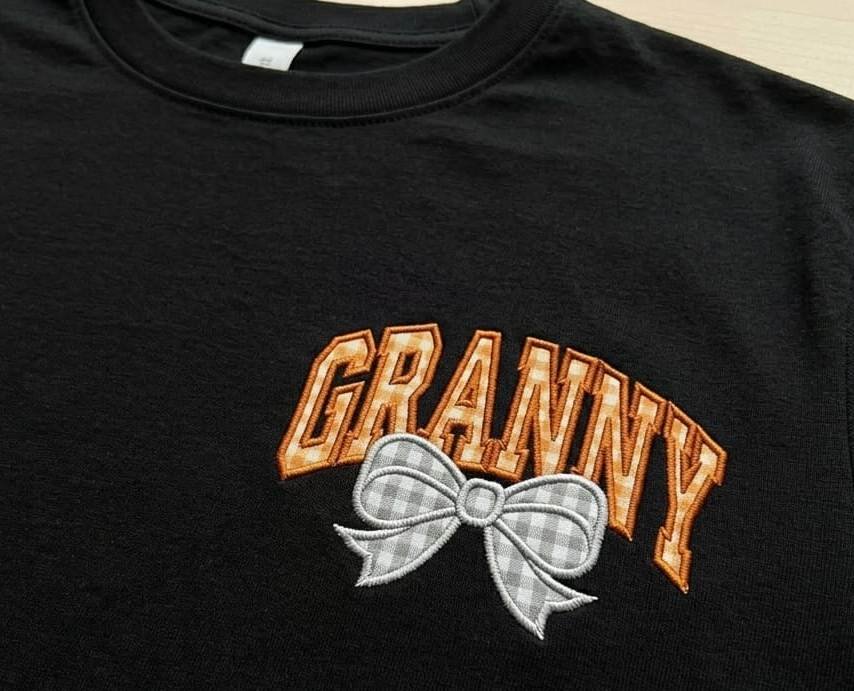 Granny_Applique_col_1784636069.jpeg