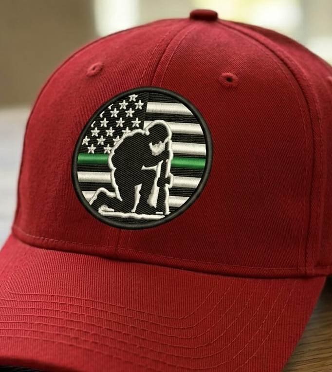 Kneeling_Soldier_Flag_USA_col_1790579326.jpeg