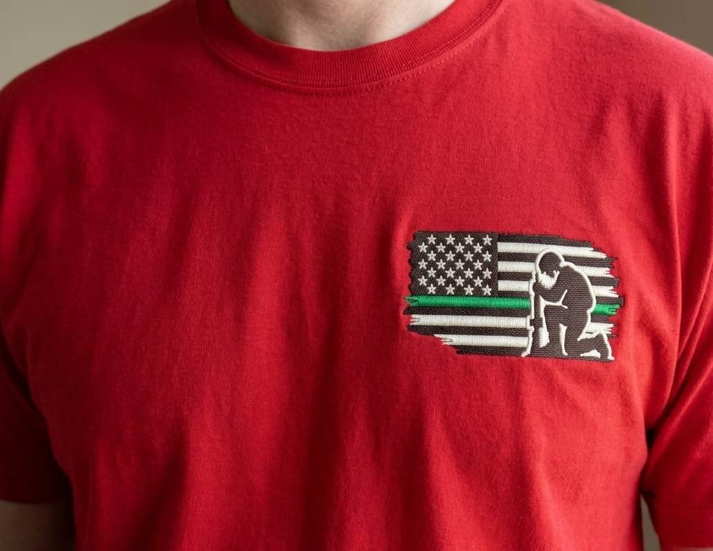 Kneeling_Soldier_Flag_col_1790577160.jpeg