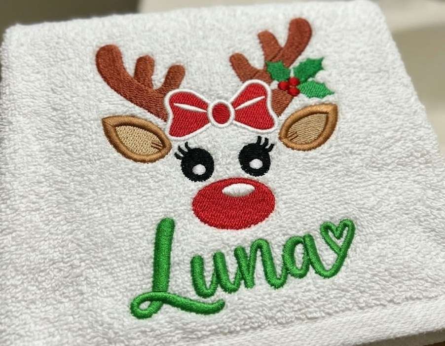 Luna_Christmas_Reindeer_col_1792844968.jpeg